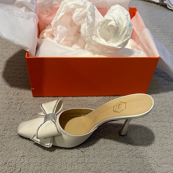 NWT Nalebe Dimante Satin Mule Heels - Picture 8 of 8